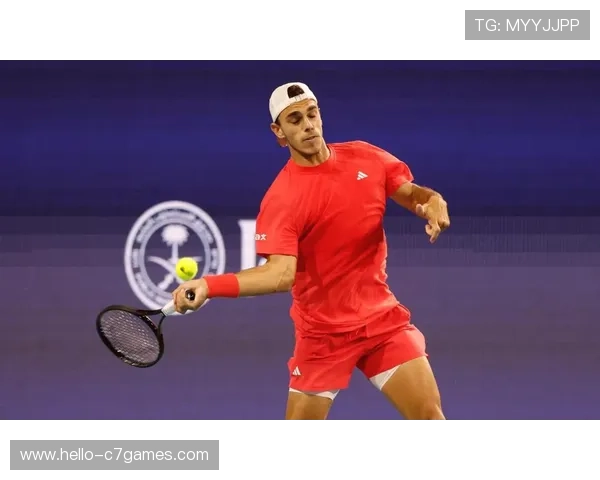 全球网球赛事精彩纷呈 新星崭露头角 老将拼劲依旧